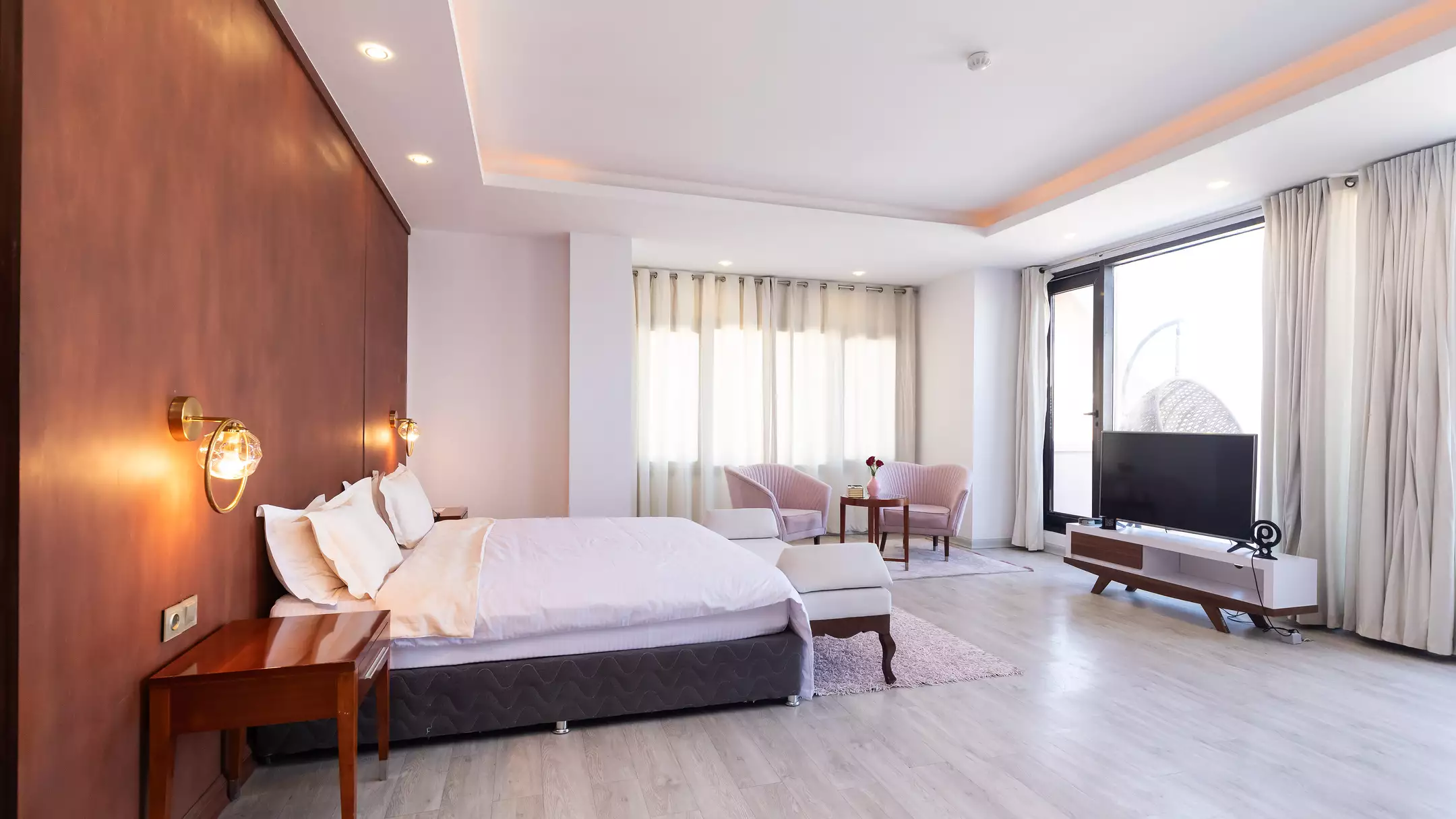 Alibaba https://cdn.alibaba.ir/ostorage/hotel-accommodation-images/67793d487e75320ec907fc4c_هتل میراژ - سوییت پرزیدنتال (3).webp